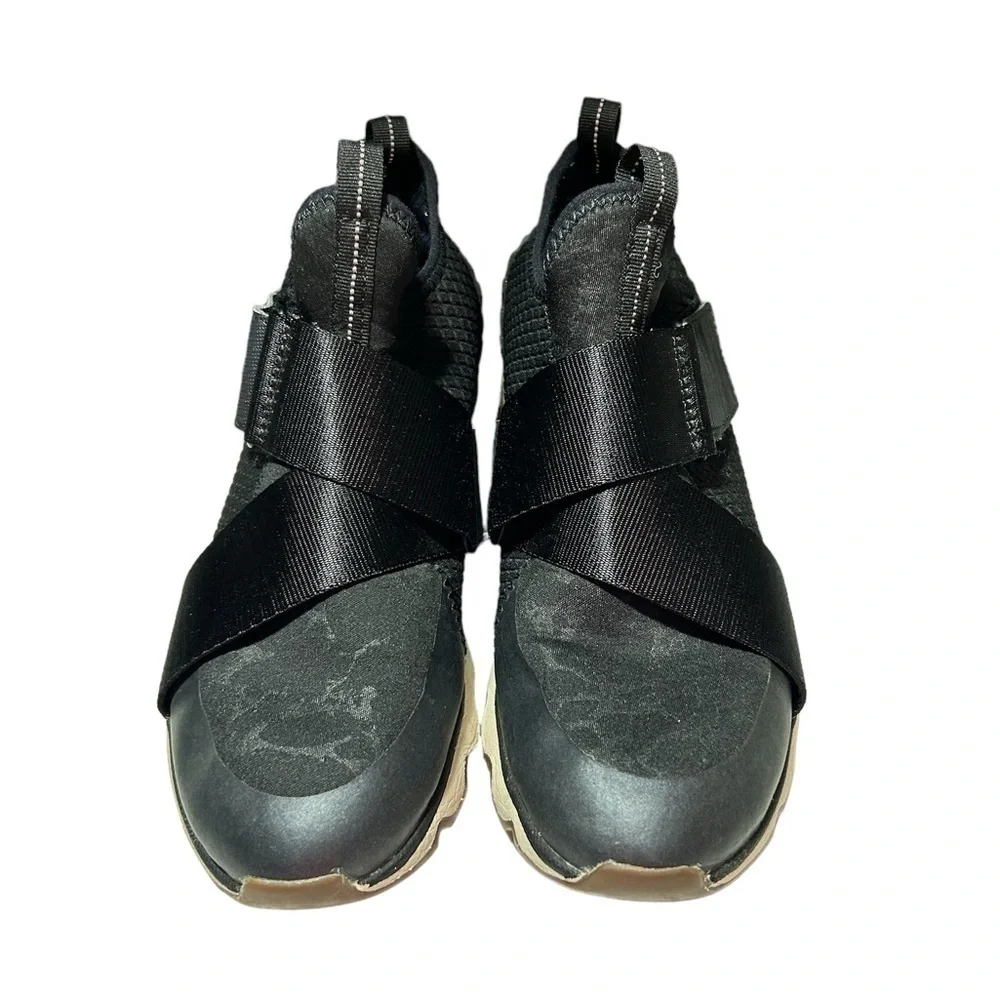 Sorel Women's Kinetic Sneak Black Scallop Soles Size 6